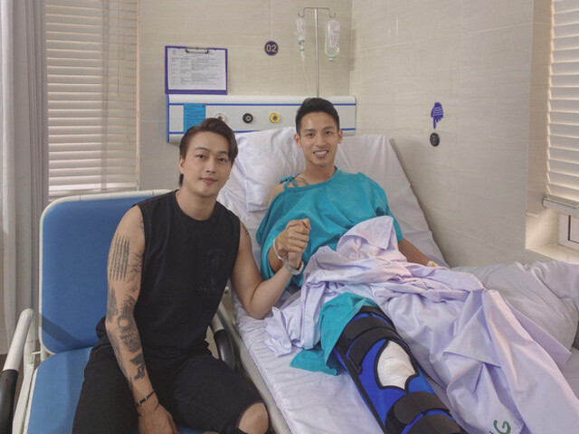 TiTi (nhóm HKT) đến thăm Hùng Dũng, tiết lộ hình ảnh mới nhất sau phẫu thuật