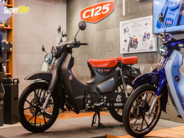 Huyền thoại 2021 Honda C125 thêm bản đen tuyền, nhìn cực chất