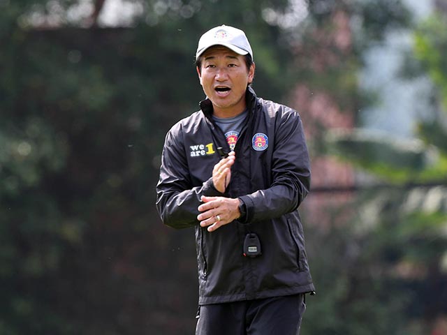Cựu HLV U23 Nhật Bản mất ghế sau 3 trận cầm quân V-League
