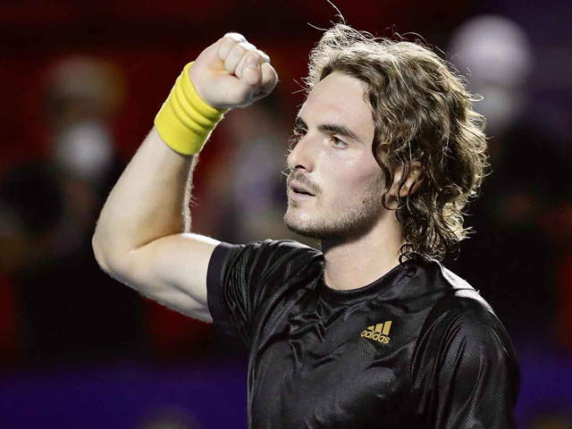 Tsitsipas cực ”bay”, cú trái một tay khiến Nishikori ngỡ ngàng