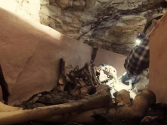 Ai Cập: Tìm thấy quan tài đất nung 3.400 năm tuổi, mở ra thấy cảnh đáng sợ
