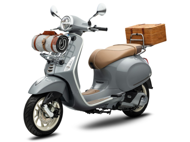 Vespa PicNic đặc biệt về Việt Nam, giá khởi điểm 88 triệu đồng