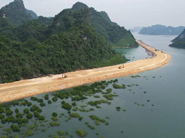 Độc đáo ”kỳ quan” hầm xuyên núi dài nhất của Quảng Ninh