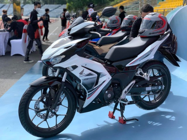 Bảng giá xe côn tay 2022 Honda Winner X mới nhất tháng 1/2022