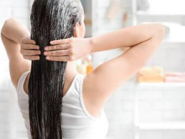 Tự chế ‘siêu dầu dưỡng’ cho mái tóc hư tổn nặng