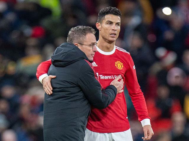 Ronaldo công khai lên tiếng ủng hộ Rangnick, đặt mục tiêu MU vào top 3