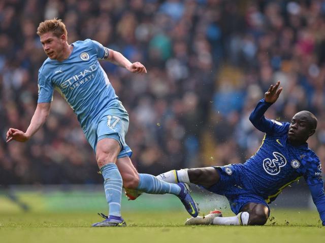 Man City hạ Chelsea: De Bruyne hóa “Vua sút xa”, báo Anh nói gì cuộc đua vô địch?