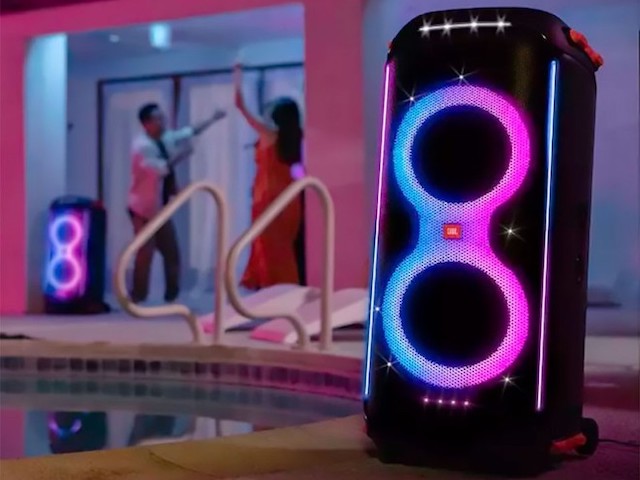 JBL giới thiệu loa karaoke di động PartyBox 710 với 5 hiệu ứng ánh sáng