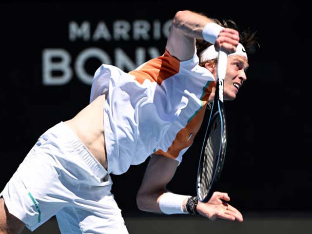 Australian Open ngày 6: Rublev sớm dừng bước, Tsitsipas vất vả vào vòng 4