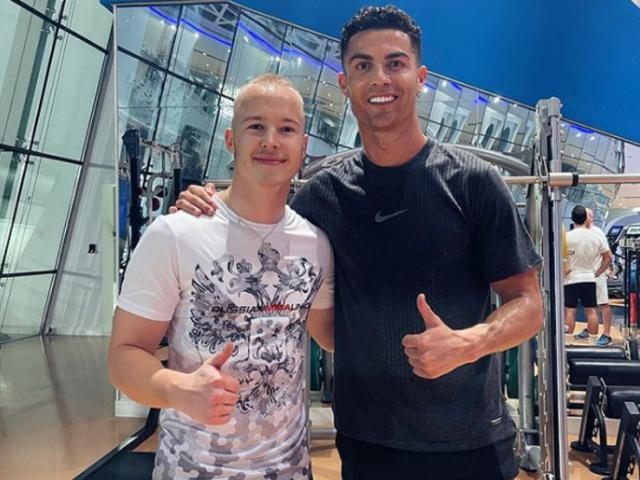 Bức ảnh 2 ngôi sao tỷ đô: Ronaldo kết giao với ”cậu ấm” làng đua xe tốc độ
