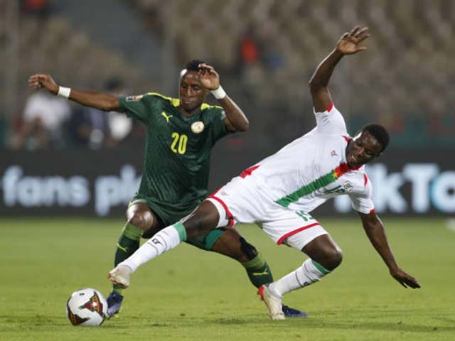 Video bóng đá Burkina Faso - Senegal: 17 phút tưng bừng, ngôi sao định đoạt (Cúp châu Phi)