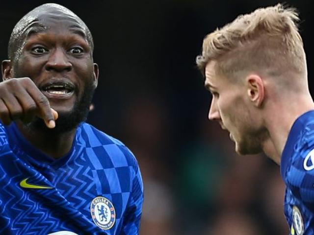 Chelsea thắng hú vía: Lukaku bực tức Werner vụng về, fan chê cười cả hai