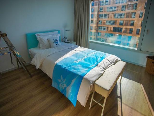 Chuyện yêu ở Olympic mùa đông: Giường rất hiện đại, vẫn phát bao cao su