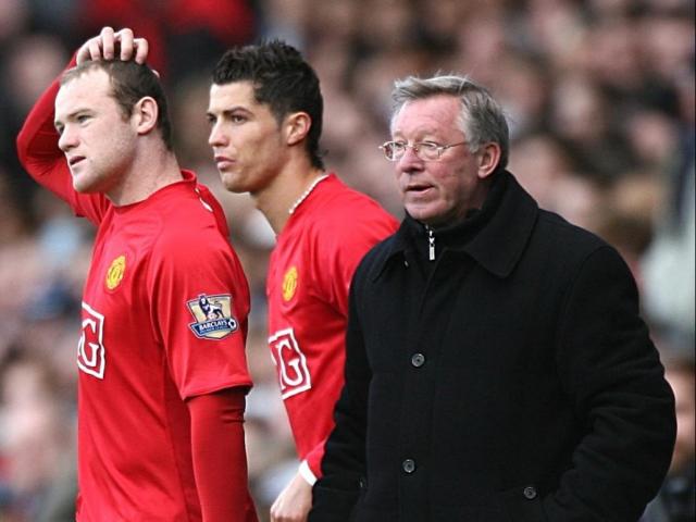 Tiết lộ sốc: Rooney từng bị Sir Alex đuổi khỏi văn phòng vì ”dám” bán Ronaldo