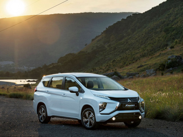 Giá xe Mitsubishi Xpander tháng 2/2022, hỗ trợ 50% phí trước bạ và quà tặng