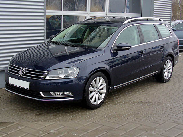 Xế độc Volkwagen Passat Variant đời cũ rao bán giá ngang dòng xe Civic