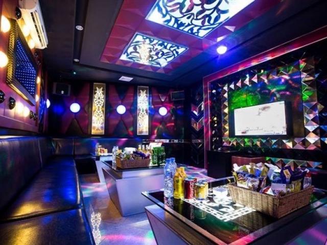 Bộ Y tế đề nghị cân nhắc, bổ sung quy định mở lại karaoke, vũ trường theo cấp độ dịch