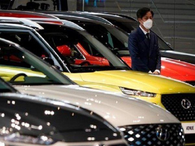 Doanh số bán ô tô ở Việt Nam giảm 34% trong tháng đầu năm