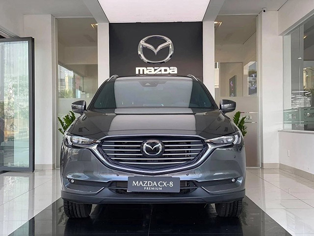 Mazda CX-8 giảm giá ”sập sàn” cộng dồn ưu đãi 50% phí trước bạ