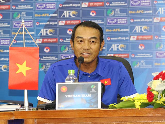 Trực tiếp họp báo sau trận U23 Việt Nam - U23 Thái Lan: HLV Đinh Thế Nam chúc  mừng học trò