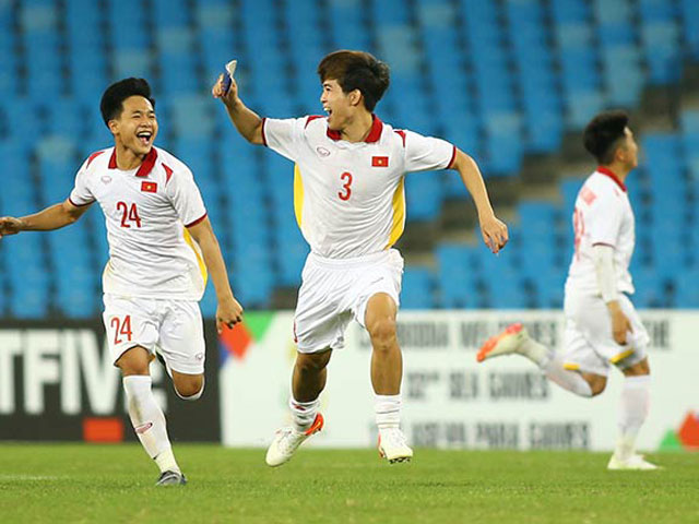 Họp báo U23 Việt Nam gặp Timor Leste: HLV Đinh Thế Nam lý giải việc thủ môn đá tiền đạo