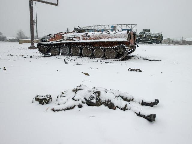 NATO tuyên bố hỗ trợ quân sự thêm cho Ukraine