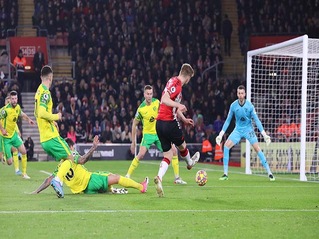 Video bóng đá Southampton - Norwich: 2 đòn choáng váng, chìm sâu khủng hoảng (vòng 27 Ngoại hạng Anh)