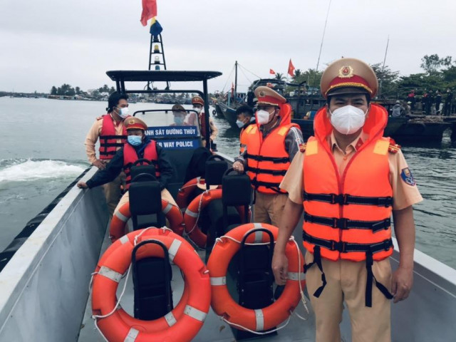 Cục CSGT Bộ Công an chỉ đạo ”nóng” sau vụ chìm ca nô ngoài biển Cửa Đại