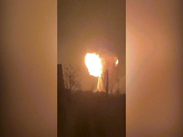 Video: Tên lửa phá hủy đường ống dẫn dầu ở thành phố Kharkiv