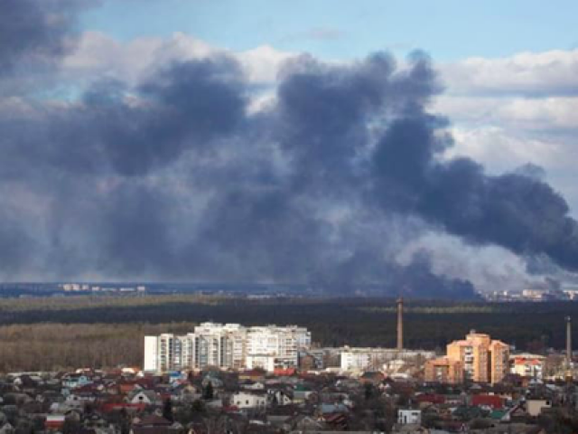 Đại sứ Ukraine tố Nga thả ‘bom cha’, giục Mỹ lập vùng cấm bay