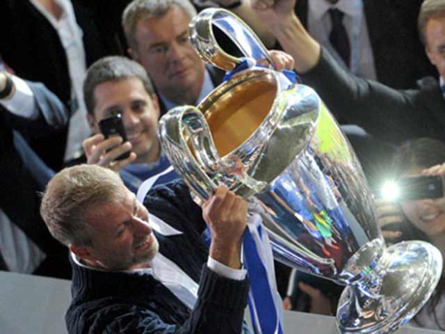 Tỷ phú Abramovich bán Chelsea: Ông chủ chấn động 19 năm trước, vẽ lại bản đồ NHA