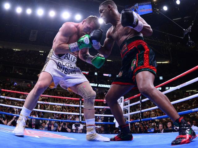 Rung chuyển boxing: Võ sỹ 365 triệu đô nhất thống “4 cõi giang sơn”