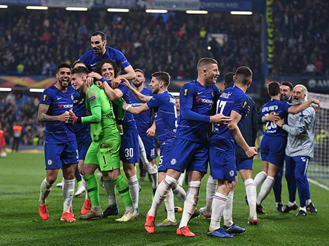 Chelsea - Frankfurt: Nghẹt thở 120 phút, người hùng luân lưu