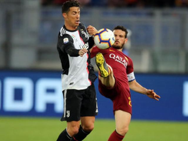 AS Roma - Juventus: Ronaldo mừng hụt, 2 đòn đau choáng váng