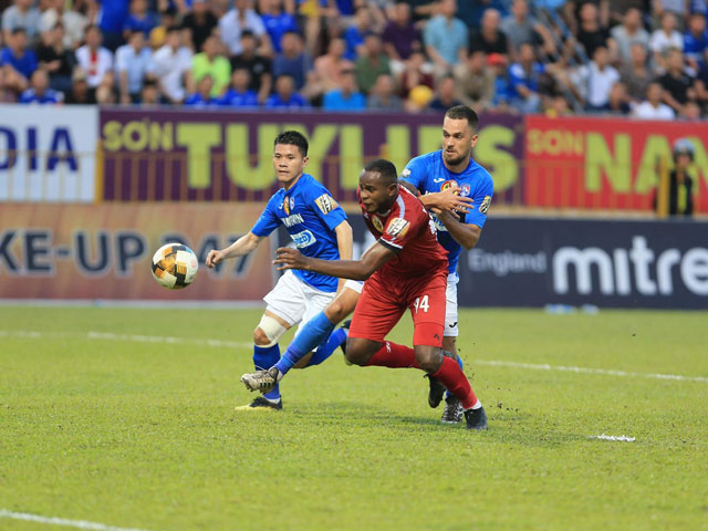 Trọng tài gây bão V-League: Bạn thân thầy Park nổi giận phản đối ”vua áo đen”