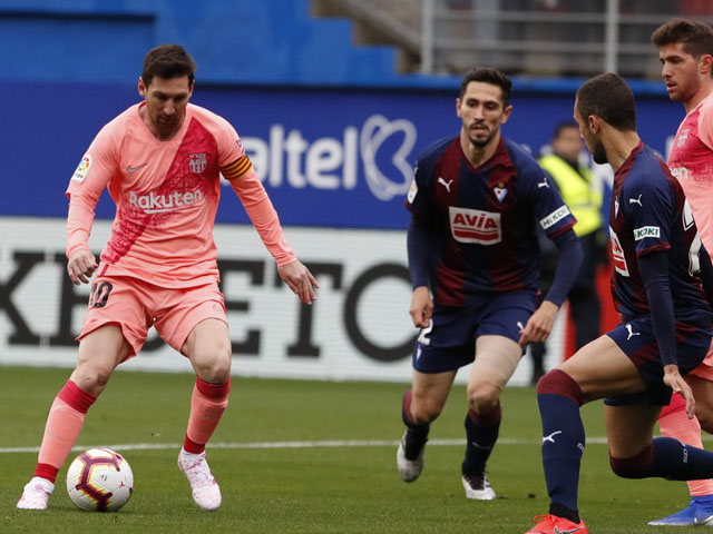 Eibar - Barcelona: Messi rực rỡ cú đúp, rượt đuổi 4 bàn siêu kịch tính