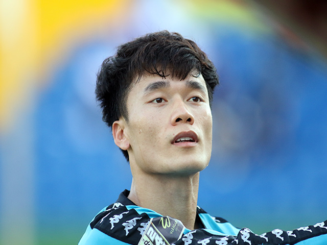 HLV Park Hang Seo có gọi thủ môn Bùi Tiến Dũng đấu Thái Lan?