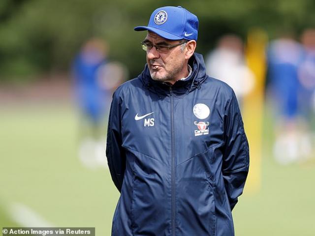 Đấu Arsenal, Chelsea bất ổn nội bộ: HLV Sarri Dọa về Juventus làm thầy Ronaldo