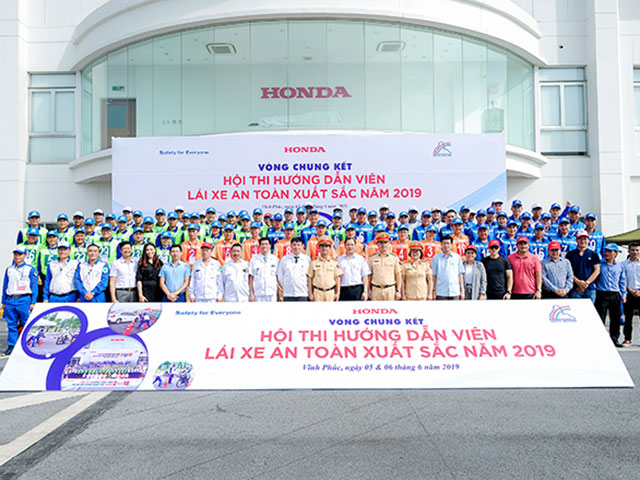 Honda Việt Nam tổ chức Hội thi ”Hướng dẫn viên Lái xe an toàn xuất sắc năm 2019”