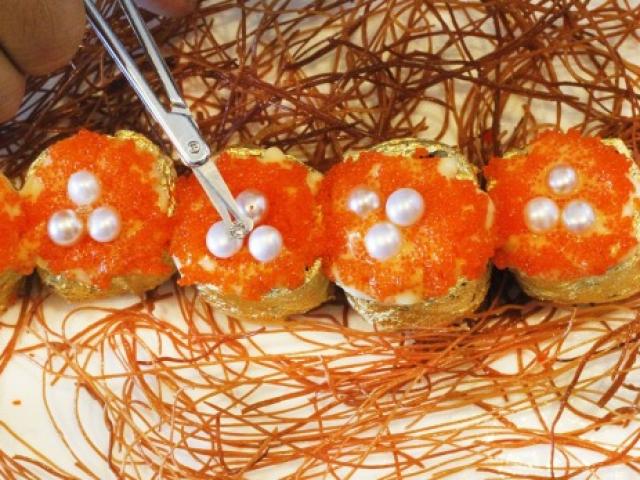 Choáng với giá tiền của hộp sushi đắt nhất thế giới, đôi đũa dùng cũng phải ”xứng tầm”