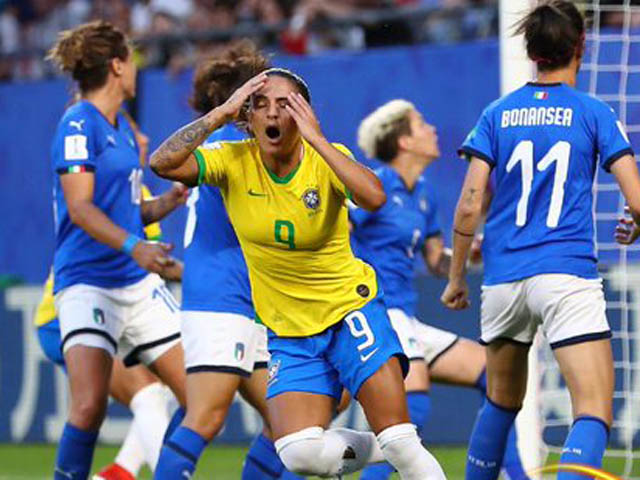 Italy - Brazil: Vỡ òa 11m, ”Ronaldinho nữ” giật vé vàng (World Cup nữ)