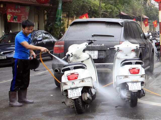 Thói quen tàn phá xe máy nhanh khủng khiếp ngày nắng nóng