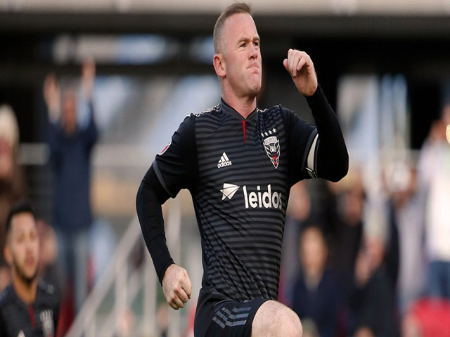 Choáng: Rooney 33 tuổi ghi bàn từ giữa sân, triệu fan MU đòi về thay Lukaku
