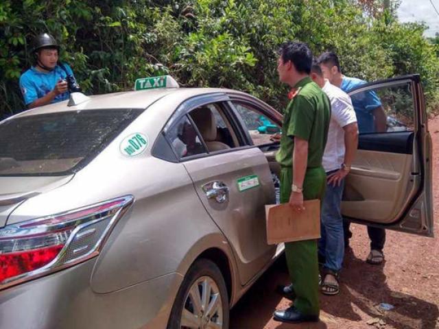 Bị cướp kề dao vào cổ, tài xế taxi đạp cửa chạy thoát thân