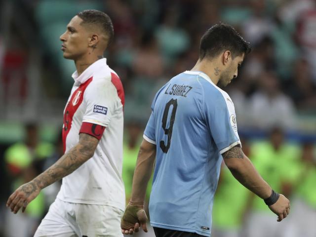 Uruguay - Peru: 3 lần mừng hụt, siêu sao gây đại họa (Tứ kết Copa America)