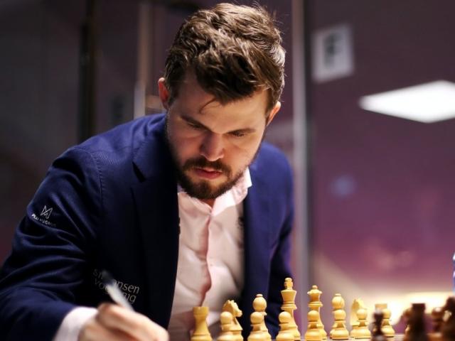 Vua cờ Carlsen ”mất ngủ vì thiếu đối thủ”, chi 5 tỷ đồng đấu 7 cao thủ
