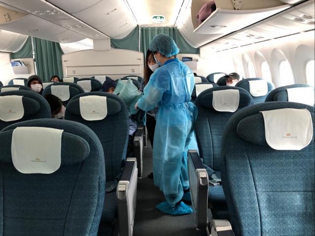 12 công dân Việt Nam mắc kẹt ở sân bay Nhật Bản được đưa về nước