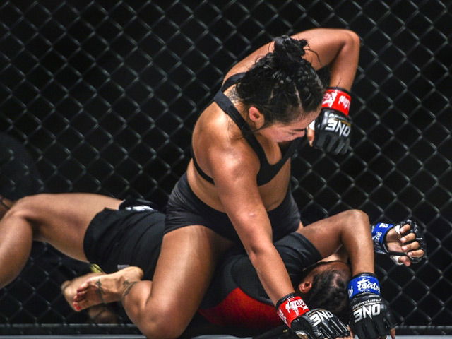 Bi Nguyễn ra đòn knock-out chấn động MMA châu Á: Phô diễn tuyệt kỹ