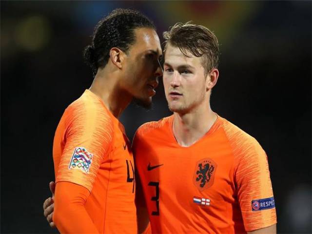 Liverpool mơ ”Đế chế đỏ”, hạ MU: “Bom tấn” De Ligt đá cặp Van Dijk?