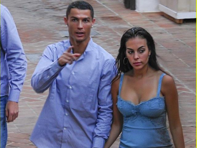 Ronaldo và ngôi sao Juventus tiệc tùng mùa Covid-19 bị fan chỉ trích